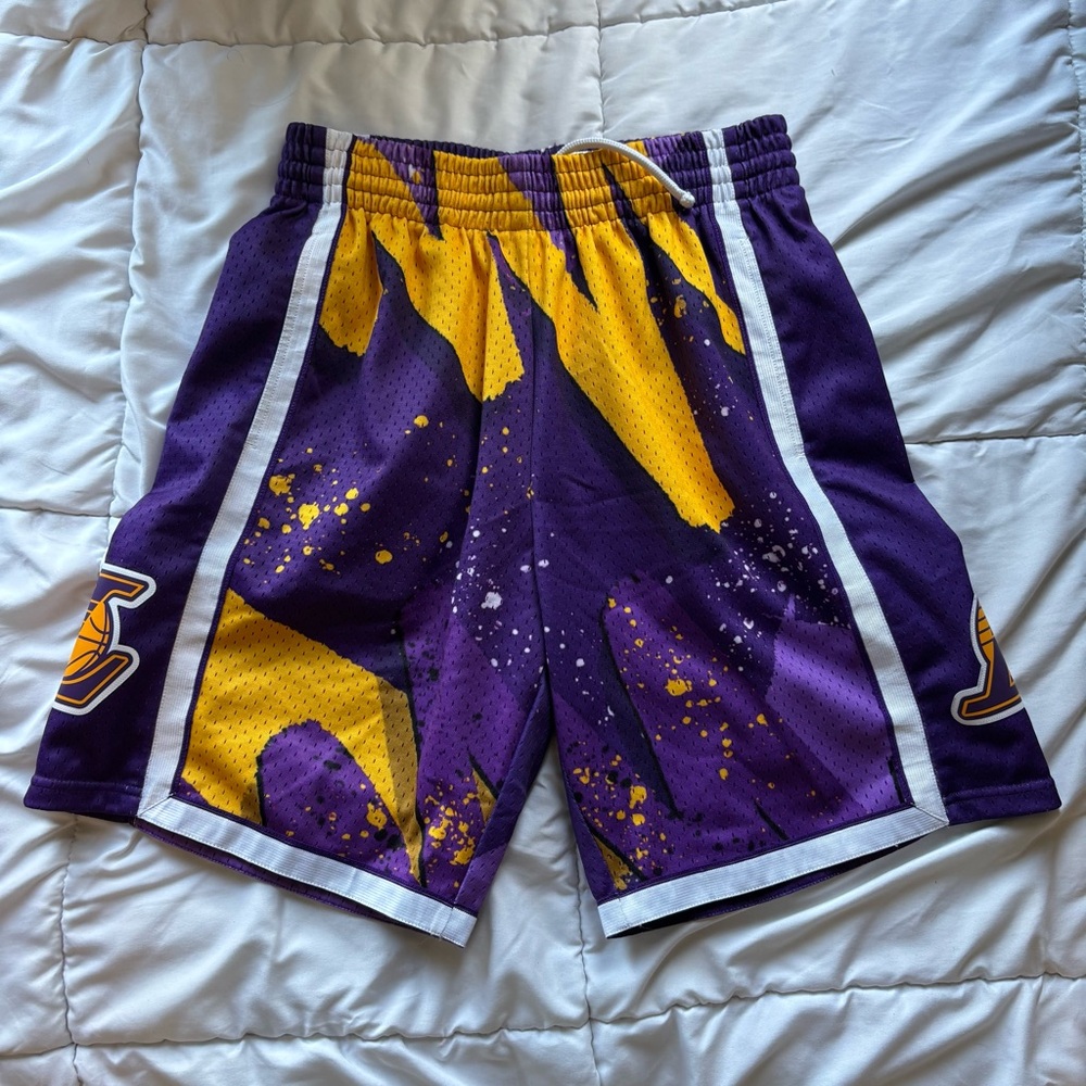 Mitchell & Ness NBA Los Angeles Lakers Purple Yellow Hardwood Classics Shorts